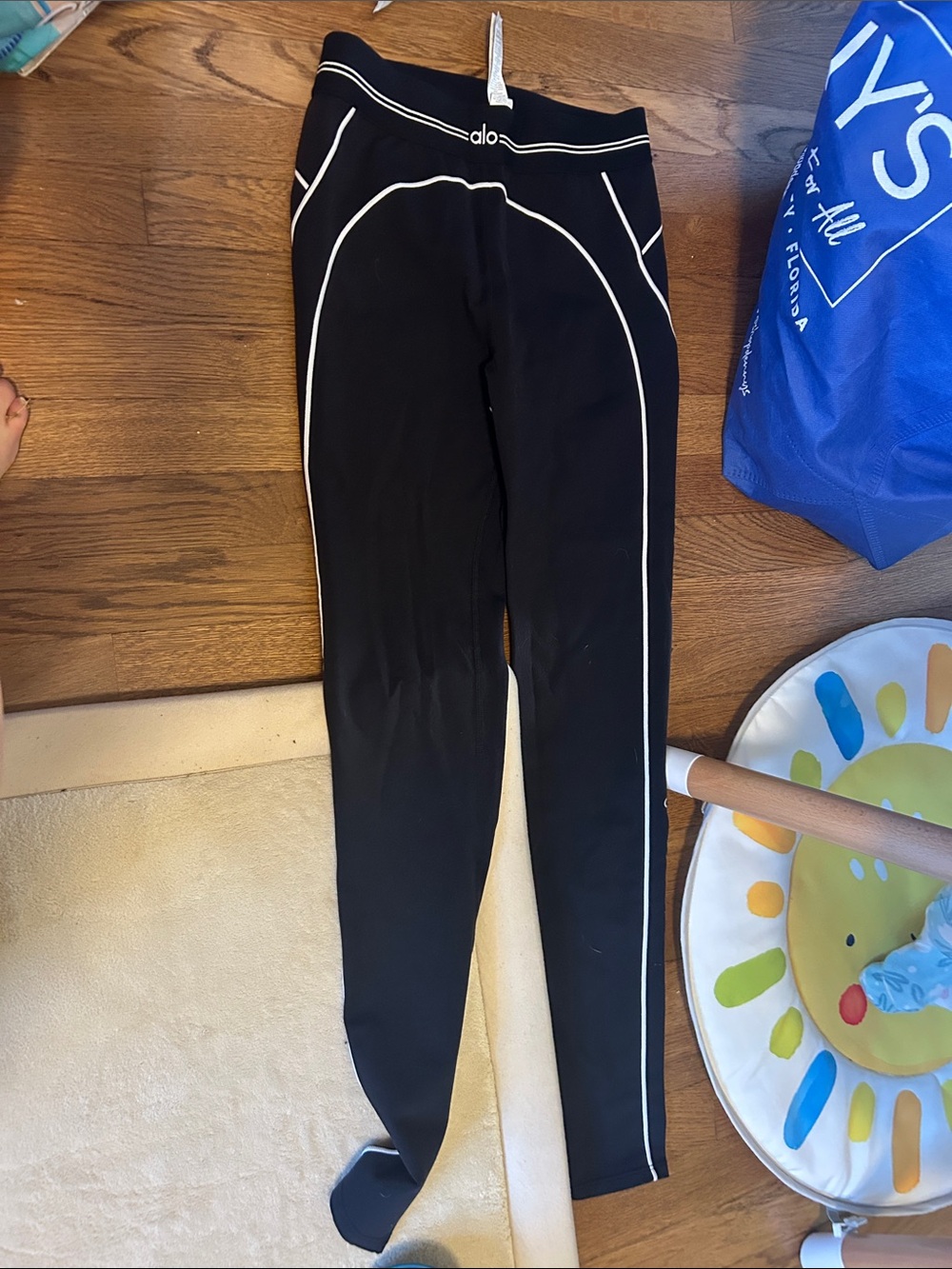 ALO Yoga Black Leggings with White Piping